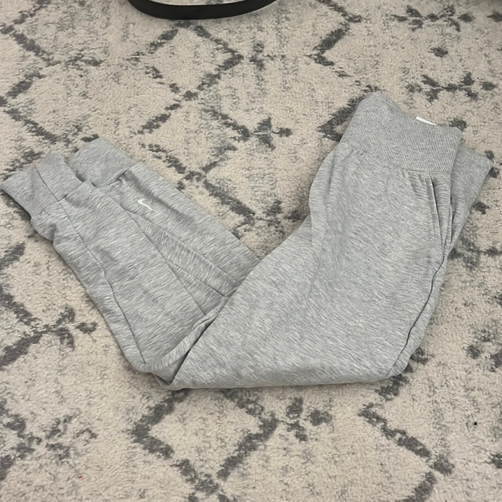 Nike yoga joggers NWT